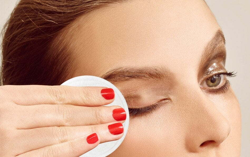 Why Use Micellar Water To Remove Makeup